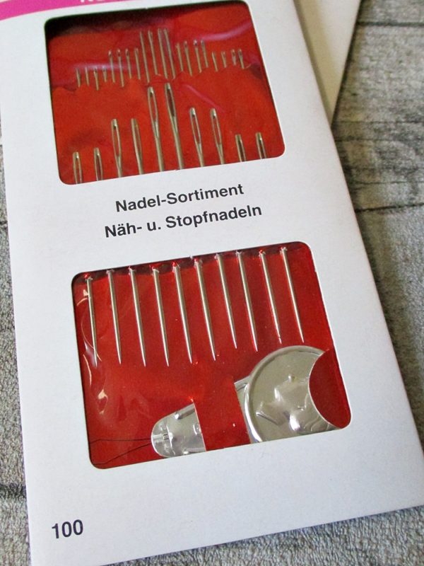 Näh- und Stopfnadeln mit Einfädler – Bild 2