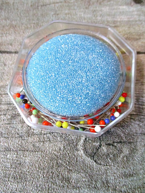 Stecknadeln (bunt) mit Glasköpfchen
