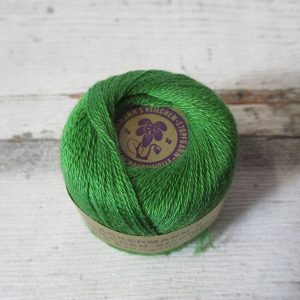 Veilchen-Stopfgarn Ackermann Baumwolle 20m 10g gelbgrün - Woolnerd