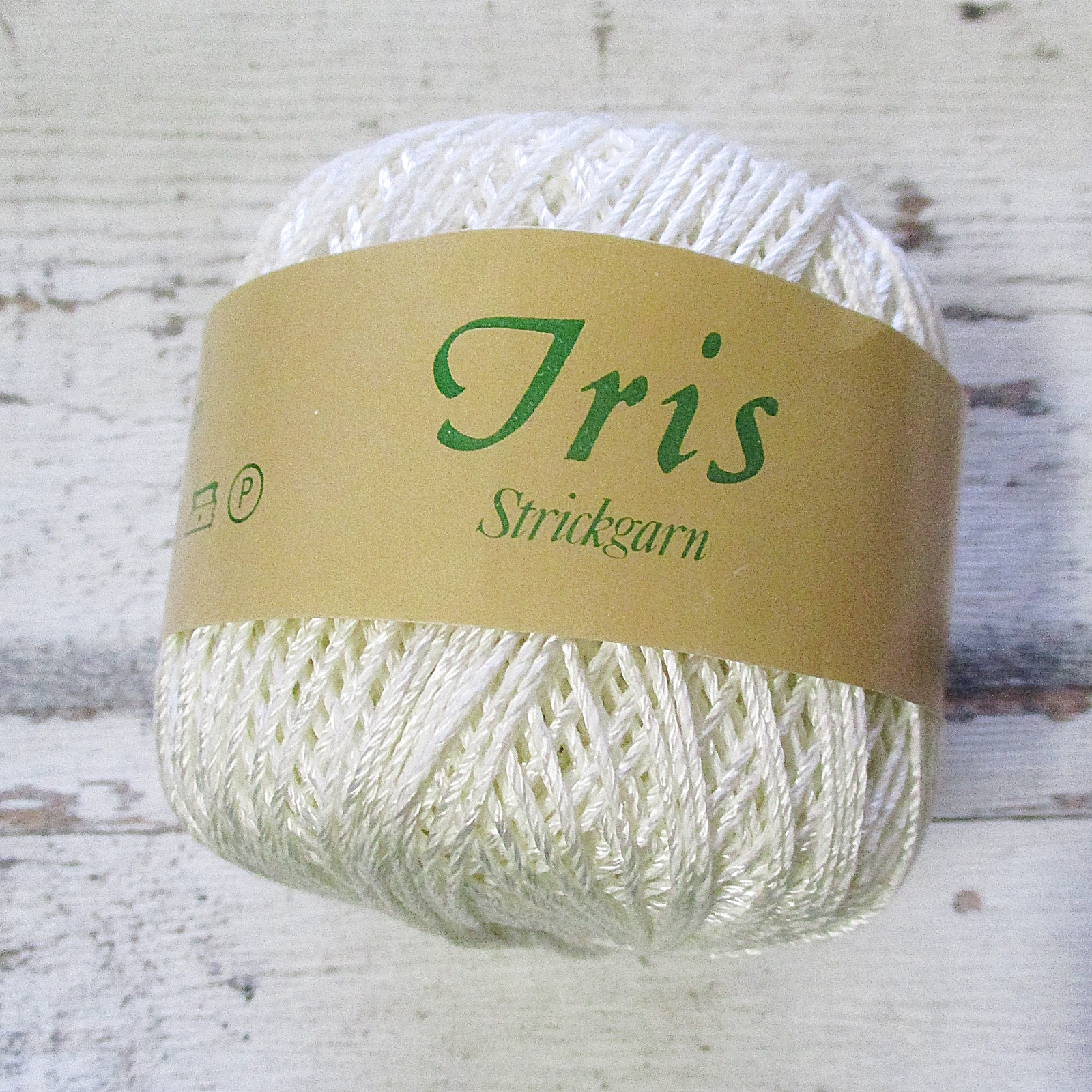 Wolle Strickgarn Iris 67%Viskose 33umwolle Farbe_1 perlweiss - Woolnerd