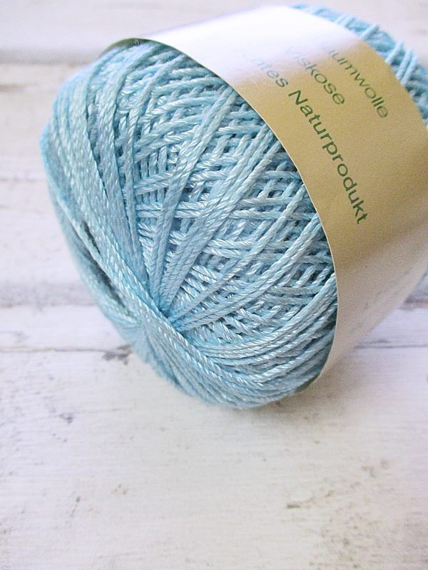 Wolle Strickgarn Iris 67%Viskose 33umwolle Farbe_7 eisblau - Woolnerd